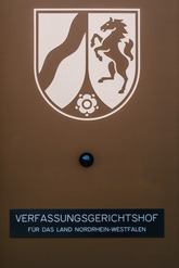 VerfGH-Schild neu